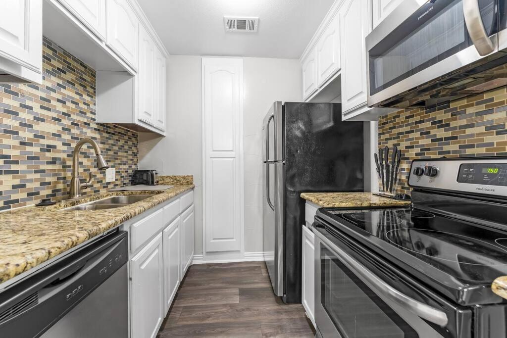 Family Friendly 2Bdrm-Walk To At&T/Cowboys Stadium Arlington Exterior photo